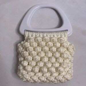 Vintage crochet ivory purse retro handbag white acrylic round handle LINED